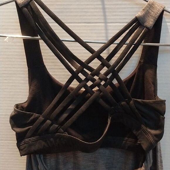 LuluLemon Stripped Back Top...SIZE 4-6...EUC - Picture 4 of 4